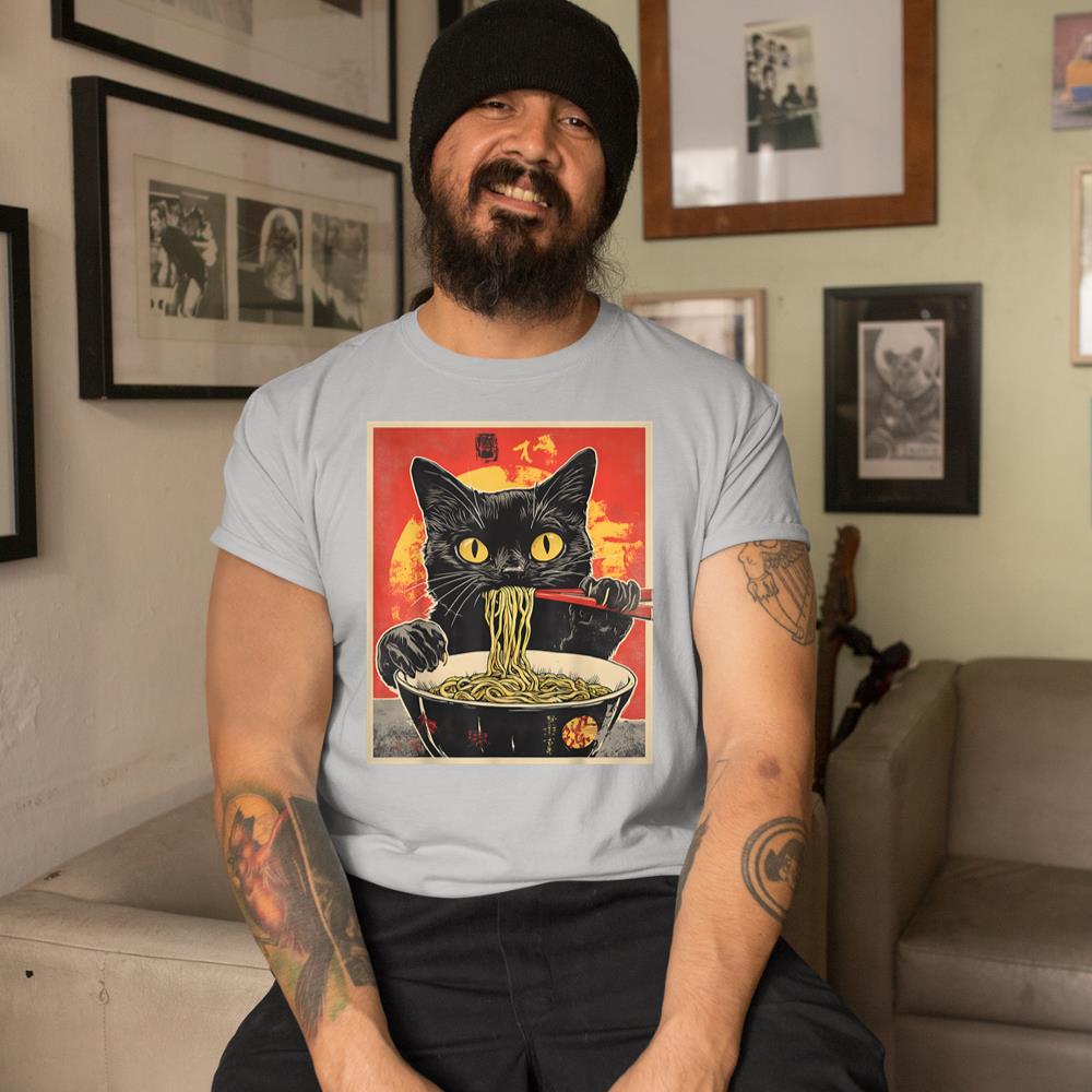 Xanawood Cat Eating Ramen Vintage Japanese Pop Art Noodles Cat T-Shirt
