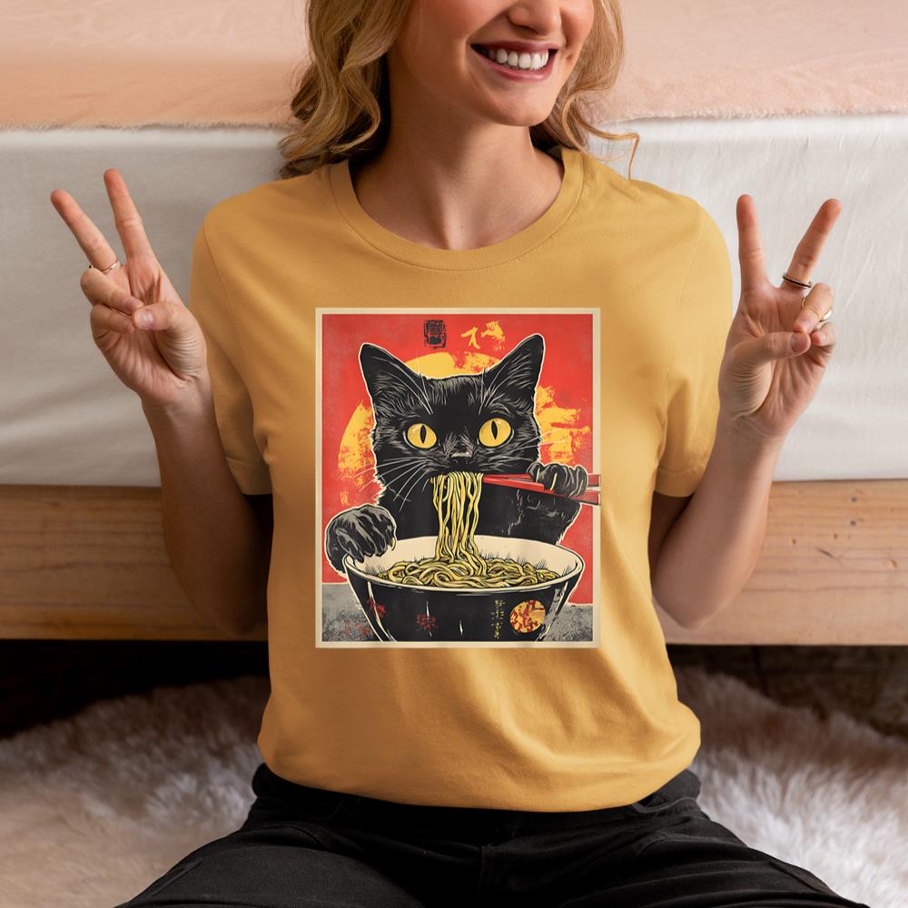 Xanawood Cat Eating Ramen Vintage Japanese Pop Art Noodles Cat T-Shirt