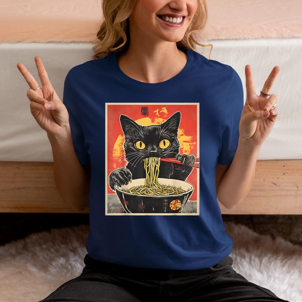 Xanawood Cat Eating Ramen Vintage Japanese Pop Art Noodles Cat T-Shirt