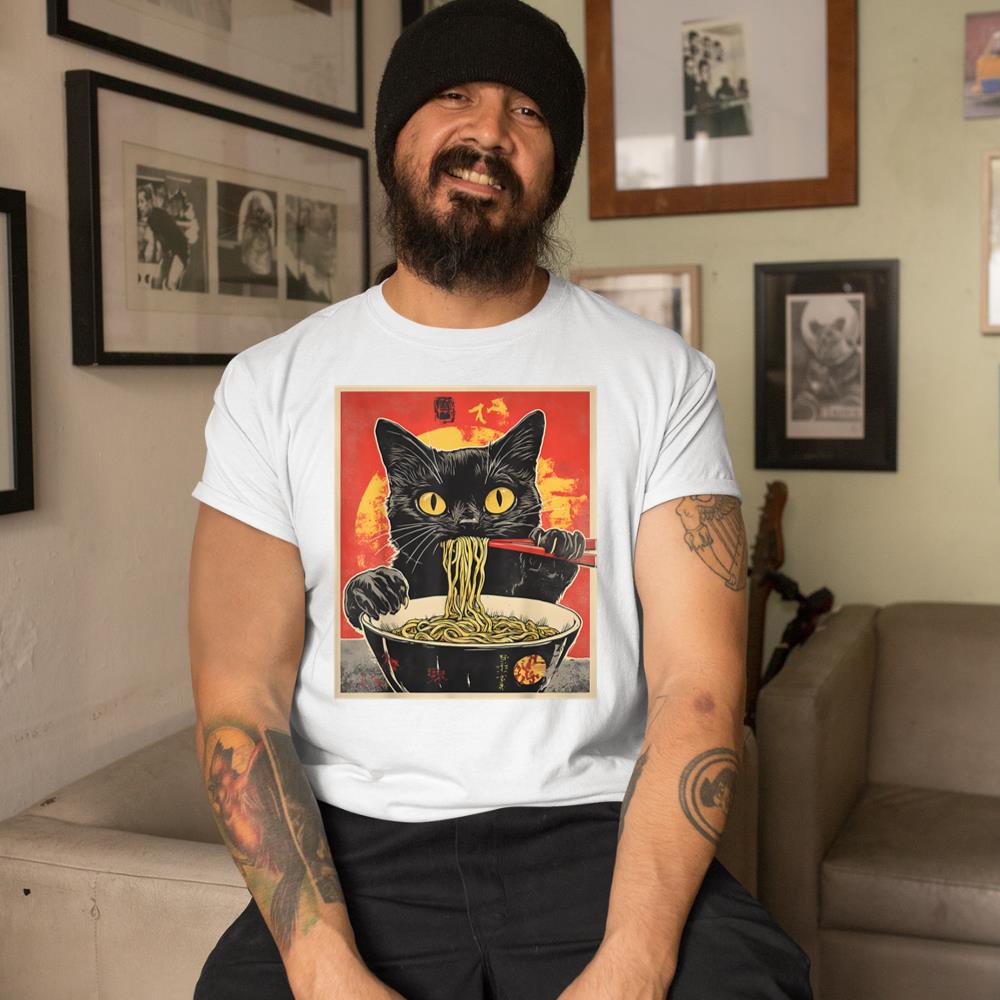 Xanawood Cat Eating Ramen Vintage Japanese Pop Art Noodles Cat T-Shirt