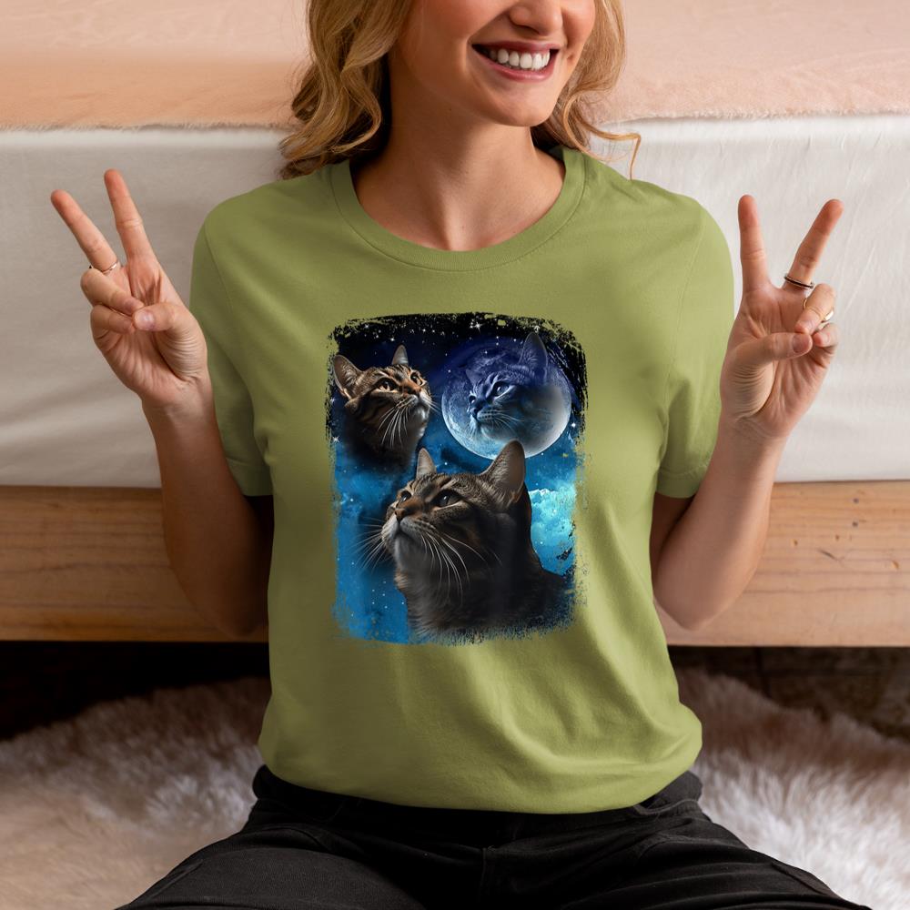 Xanawood Cats Howl at Moon Funny Vintage Three Cat Howling wolf meme T-Shirt