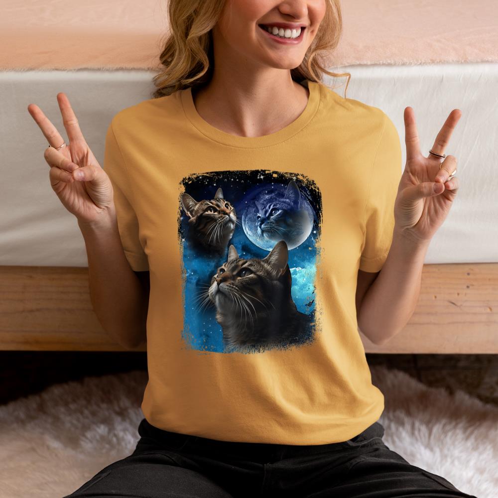 Xanawood Cats Howl at Moon Funny Vintage Three Cat Howling wolf meme T-Shirt