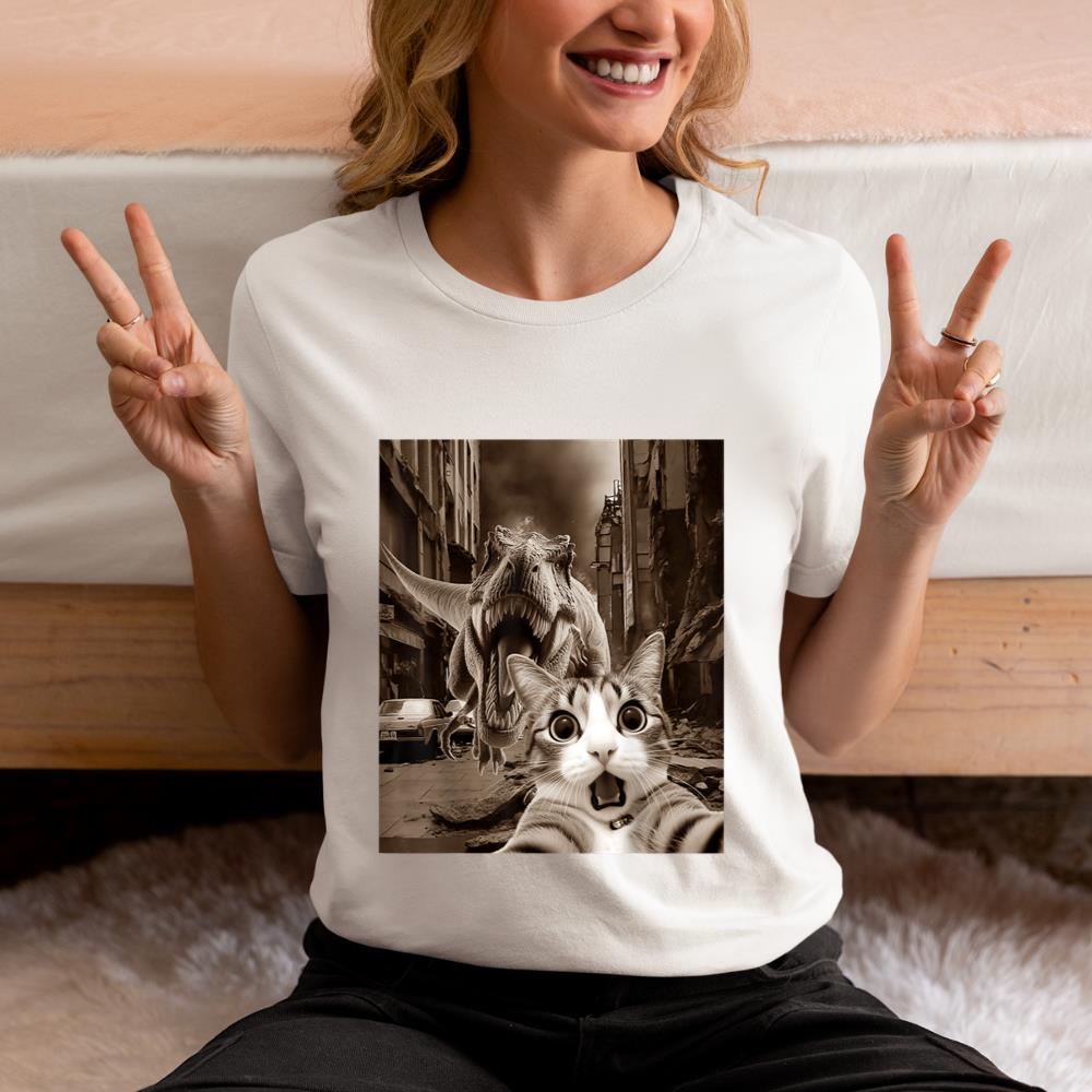 Xanawood Funny Cat Selfie With T-rex Tyrannosaurus Dinosaur T-Shirt