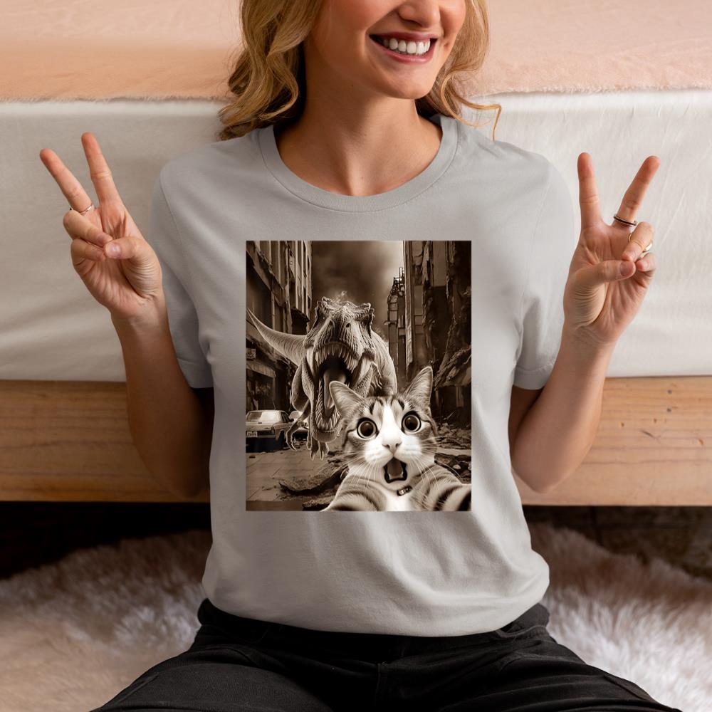 Xanawood Funny Cat Selfie With T-rex Tyrannosaurus Dinosaur T-Shirt